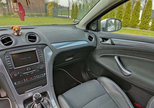 Ford Mondeo cena 41900 przebieg: 207599, rok produkcji 2014 z Krośniewice małe 56